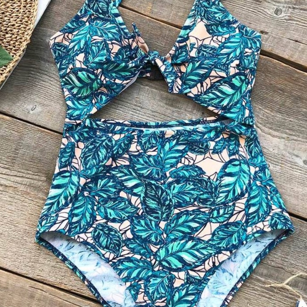 NWOT Cupshe Floral One-Piece Cut-Out Swimsuit M
